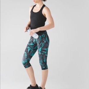 李驪SALE Lululemon Rare Crop Palm Print Leggings